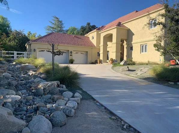 27125 Crystal Springs Rd, Canyon Country, CA 91387