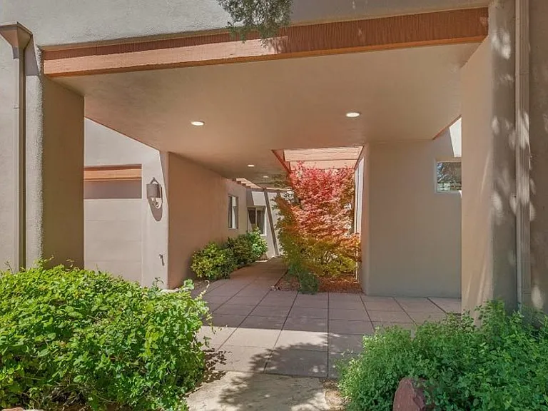 15 Broken Lance Way — Photo 4