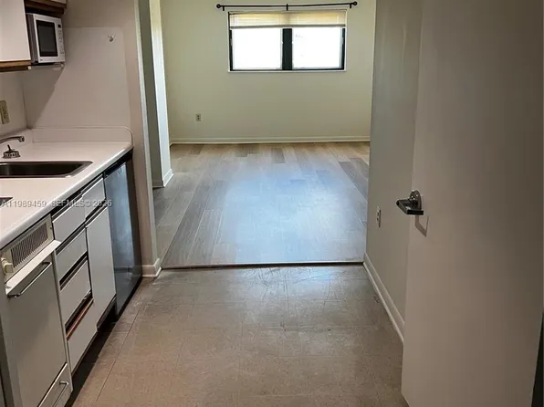 5719 SW 72nd St, South Miami, FL