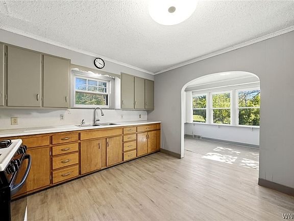 5th image of 6467 Chestnut Ridge Rd