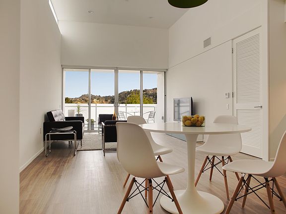 2nd image of 12602 Moorpark St #300