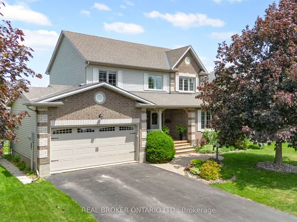 16 Forest Creek Dr, Ottawa, ON K2S 1L6