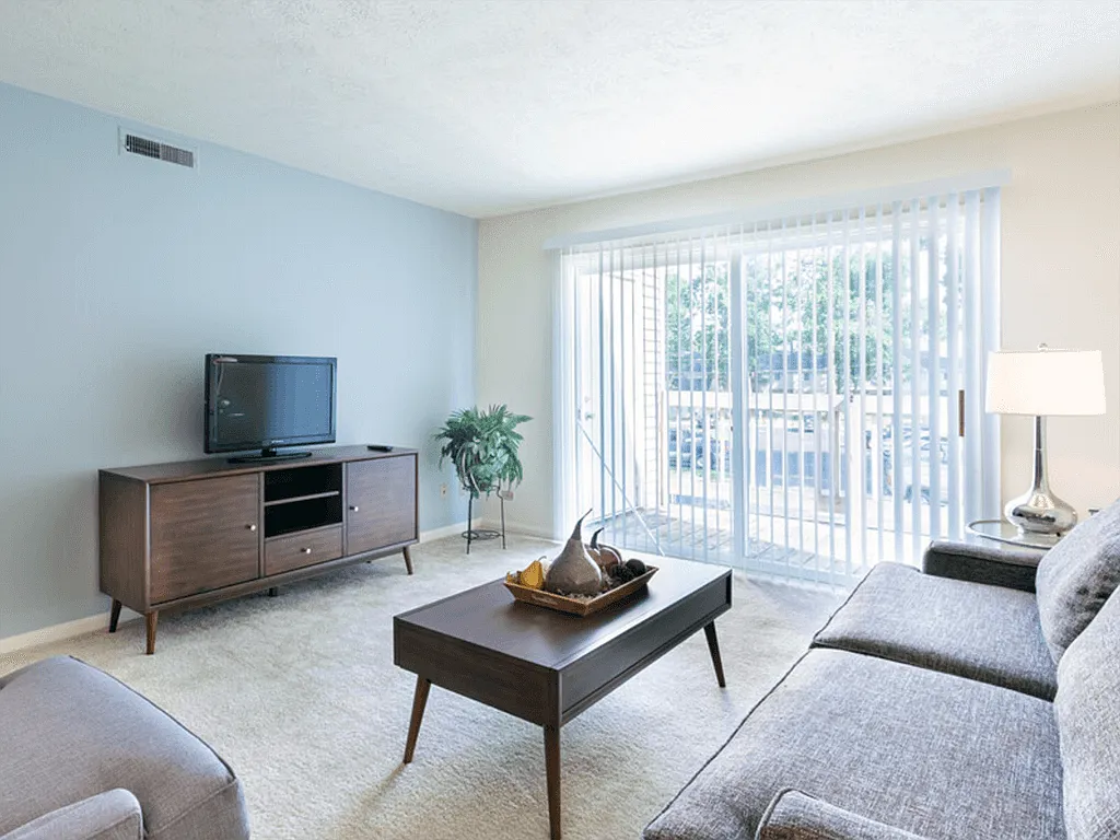 River Pointe Apartments — Photo 1