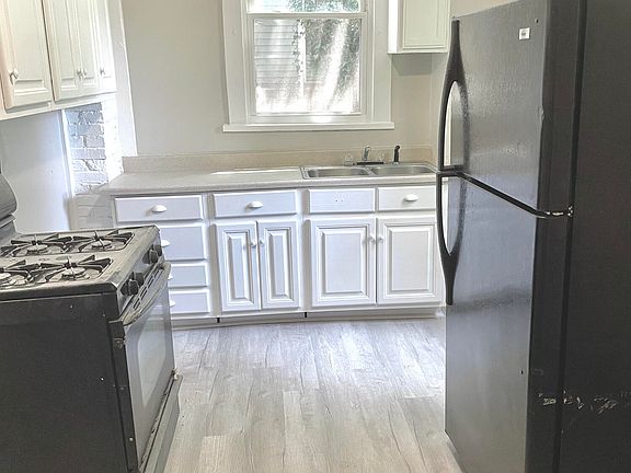 4th image of 1349 Olive St