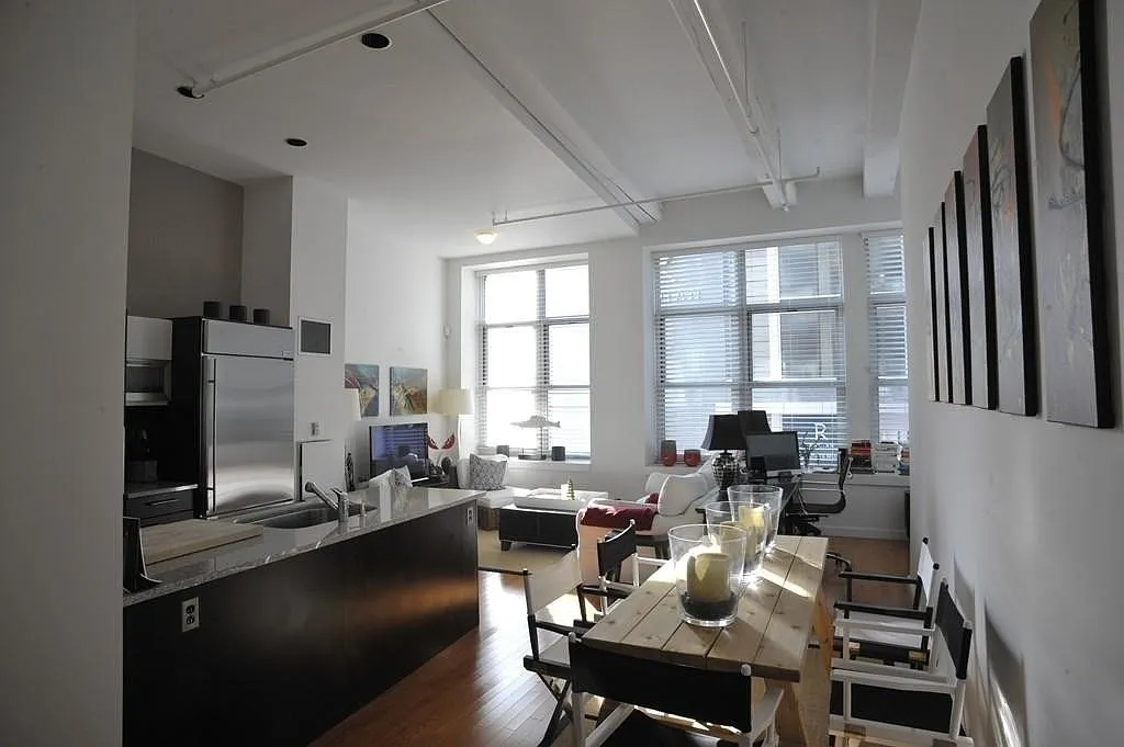 88 Kingston St — Photo 2