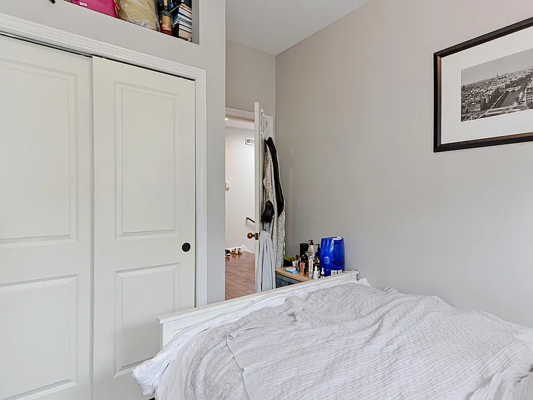 347 E 8th St #3 — Photo 16