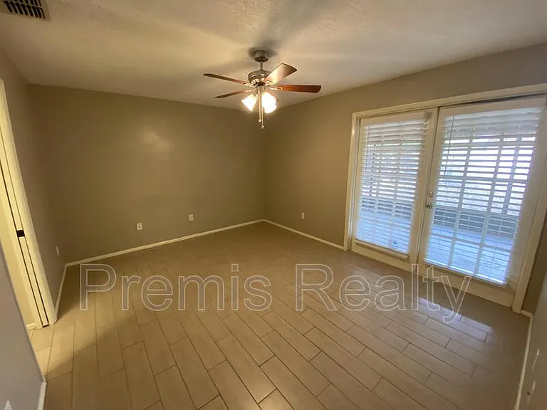 14875 Cromwell Dr — Photo 7