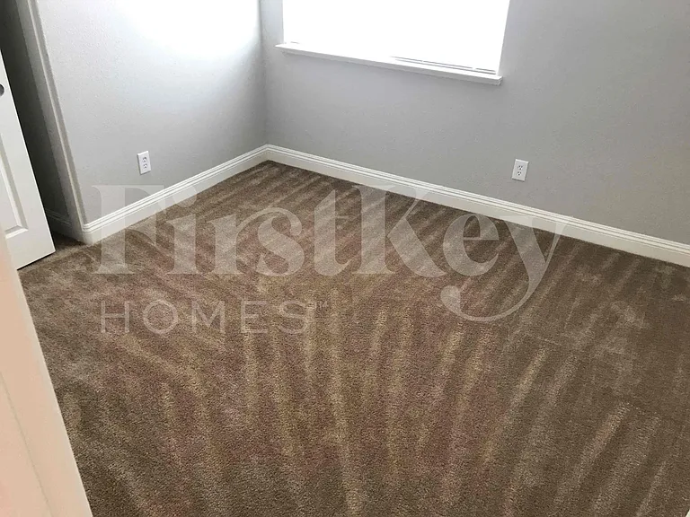 8041 Hilliard Ave — Photo 21