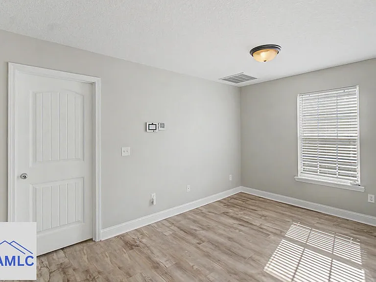 624 Amhearst Row — Photo 16