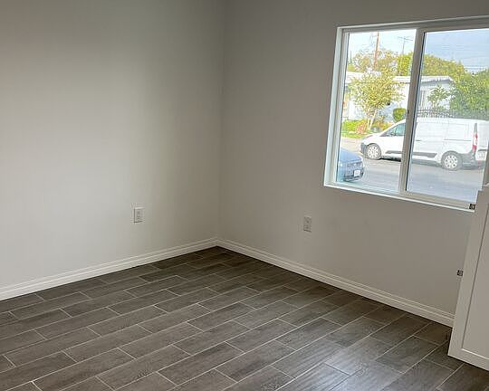 5th image of 8105 N Bevis Ave