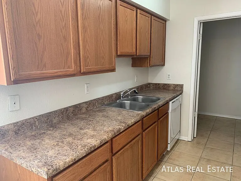 128 W Inglewood St #3 — Photo 6