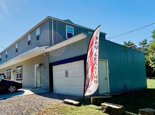 1176 Red Hill Rd APT 203, Parkersburg, WV 26104