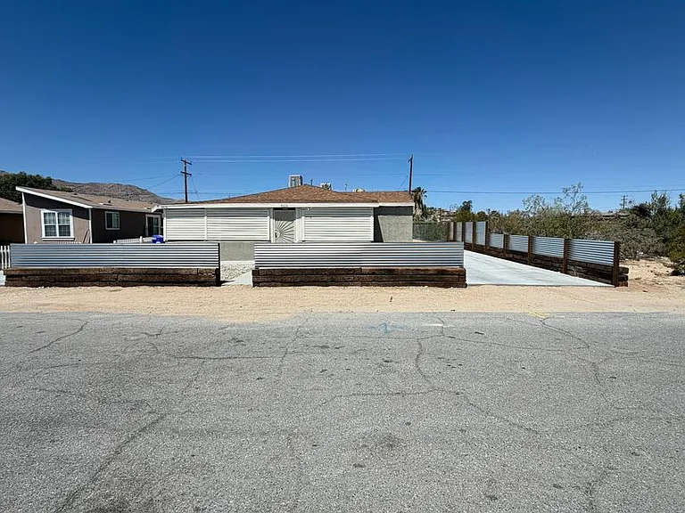 6614 Tamarisk Ave — Photo 2