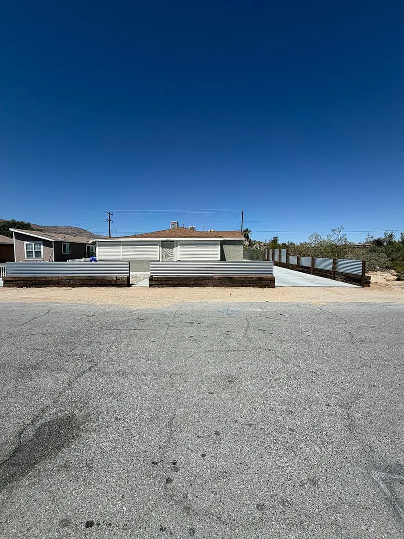 Building Photo - 6614 Tamarisk Ave