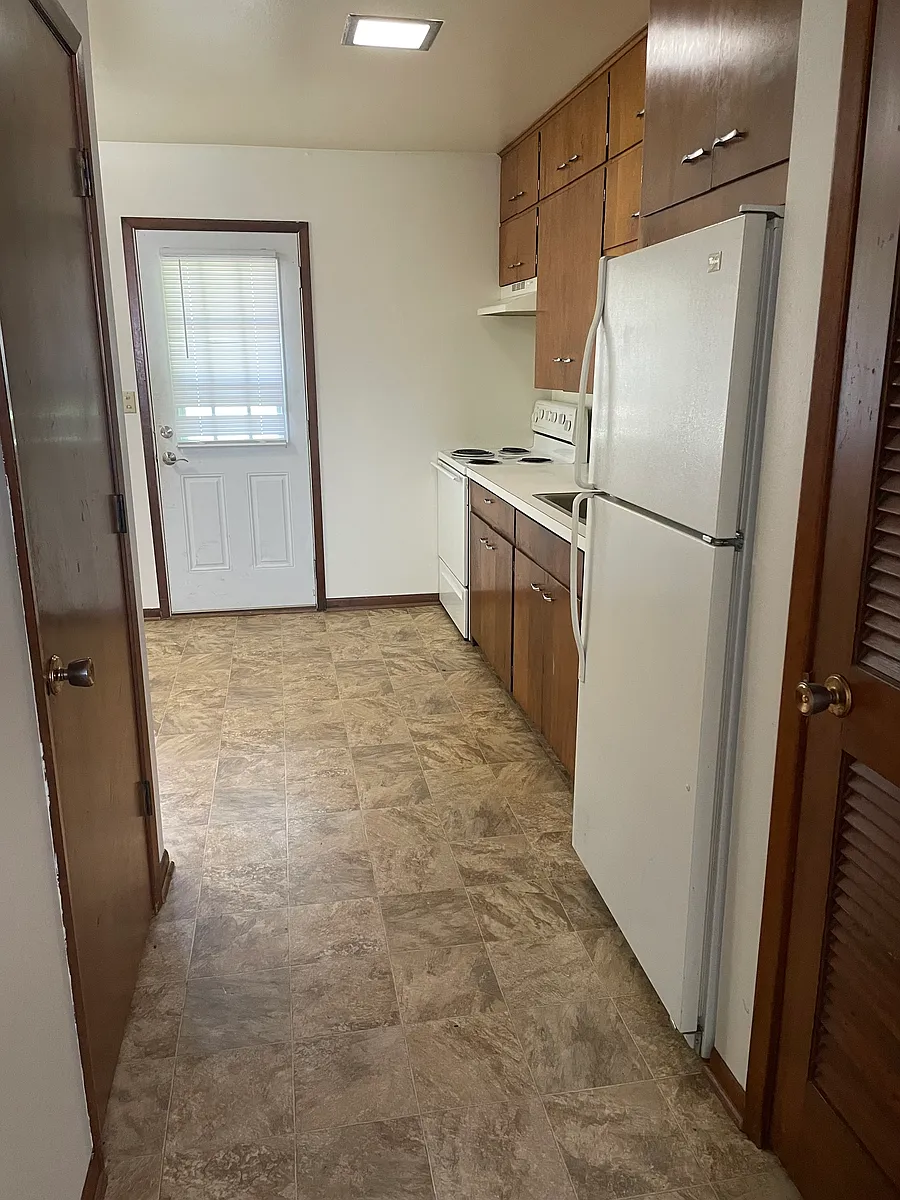 Building Photo - 127 Mathews Dr #2