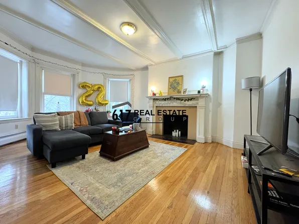 157-1 Thorndike St, Brookline, MA 02446