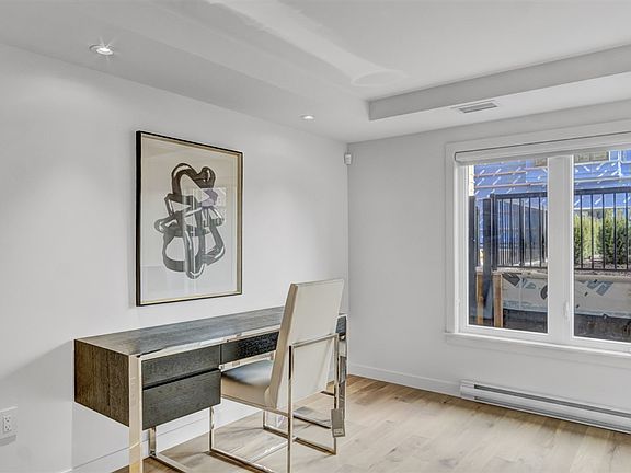 3rd image of 1953 Preston St #105