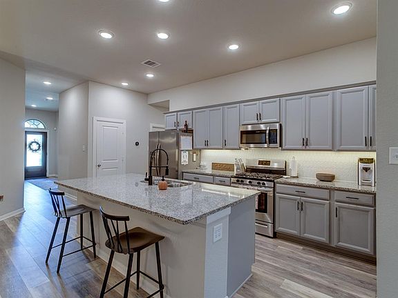 4th image of 24046 Hawthorn Lakes Dr