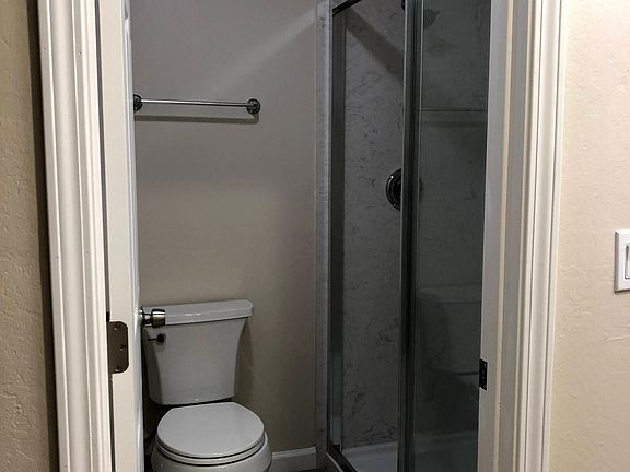 5th image of 917 Tamarack Ln #4