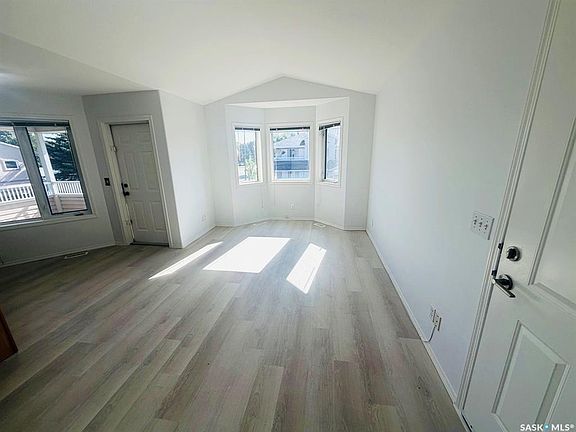 3rd image of 3287 WOODHAMS DRIVE