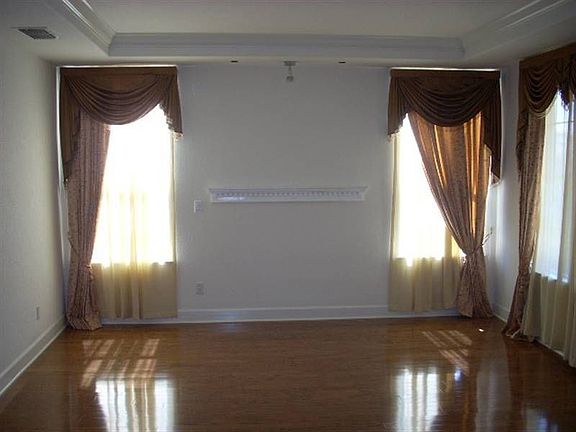 4th image of 4285 Arenzano Way