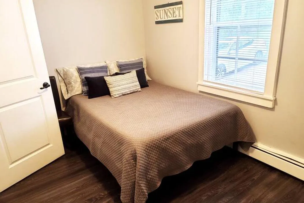 10 Hillcrest Ave — Photo 3