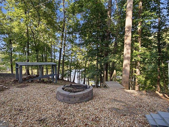 3rd image of 8010 Hickory Ct