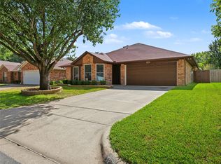 1929 Berrybrook Dr, Fort Worth, TX 76134