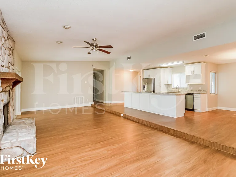 1013 Taproot Dr — Photo 3