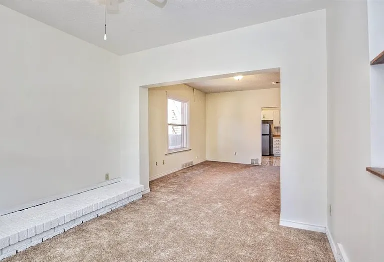 59 Strathcona Ave S #ROOMS — Photo 5
