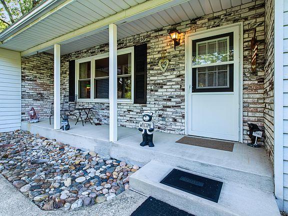 4th image of 14361 Maple Dr