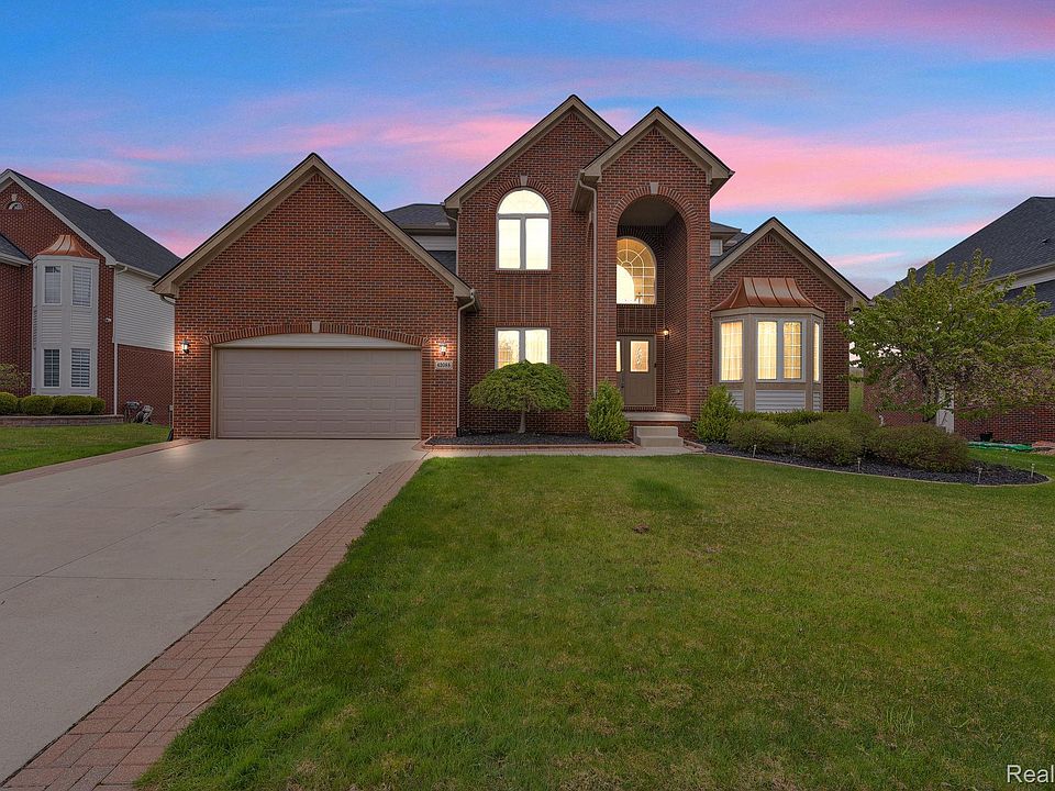 1st image of 42088 Woodglen Dr