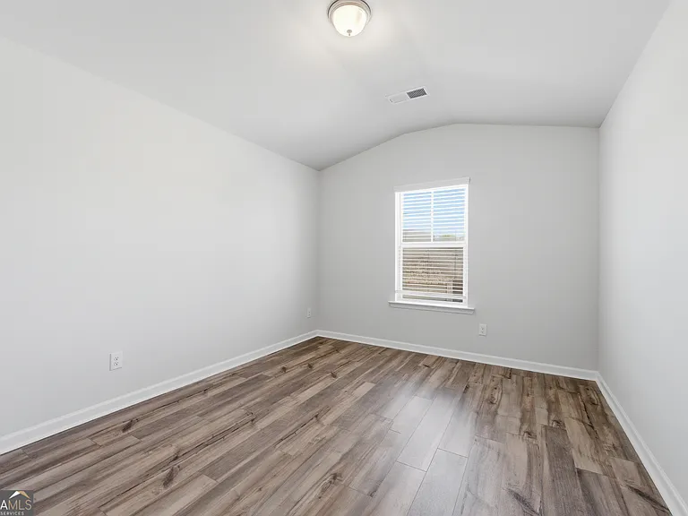 303 Eleanora Xing — Photo 45