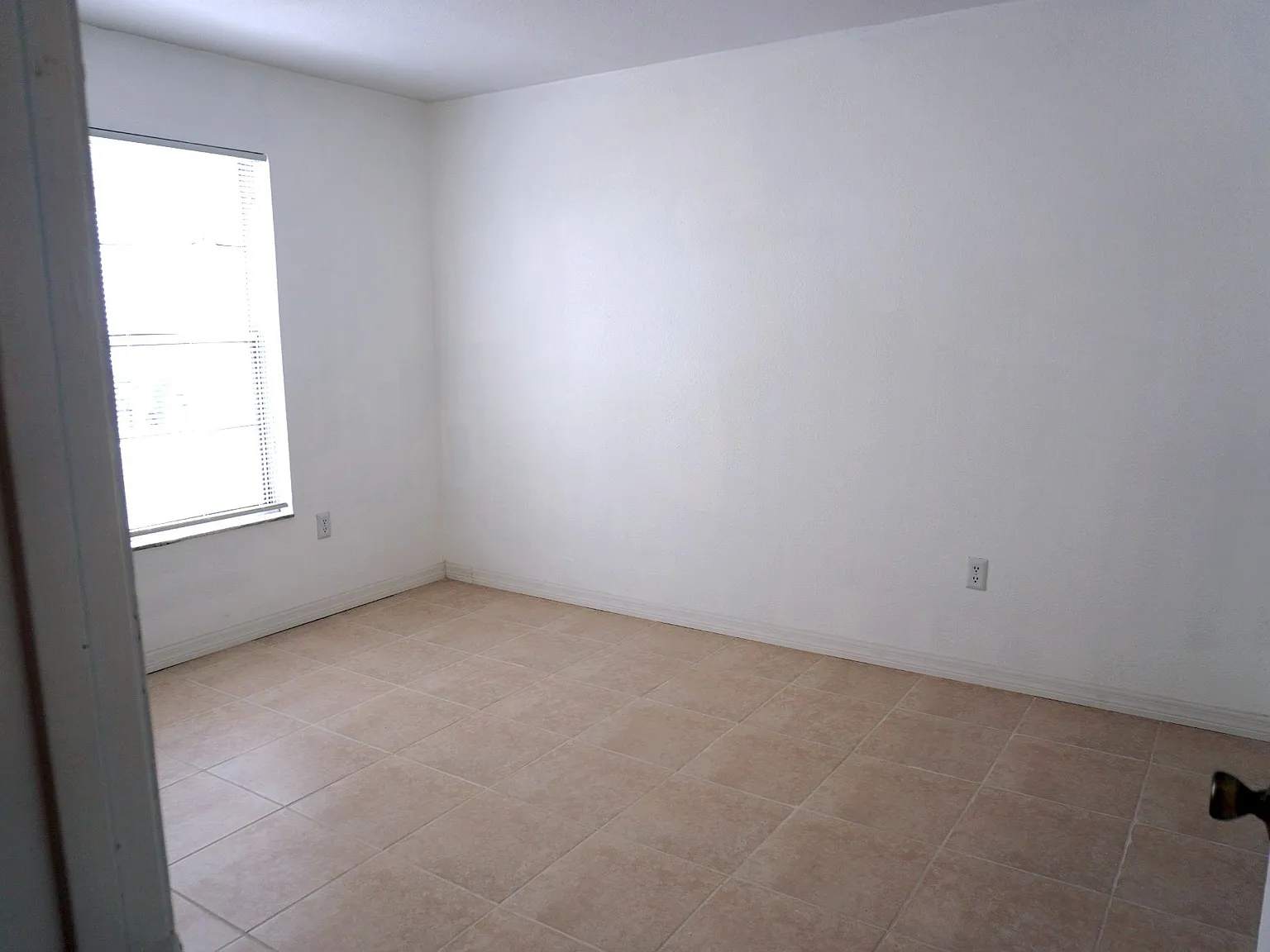 3640 Meriden Avenue - 3 — Photo 3