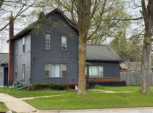 1138 W Oregon St, Lapeer, MI 48446