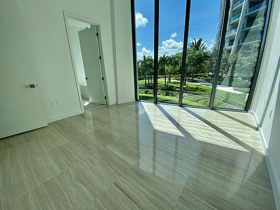 5th image of 2821 S Bayshore Dr Unit 4C