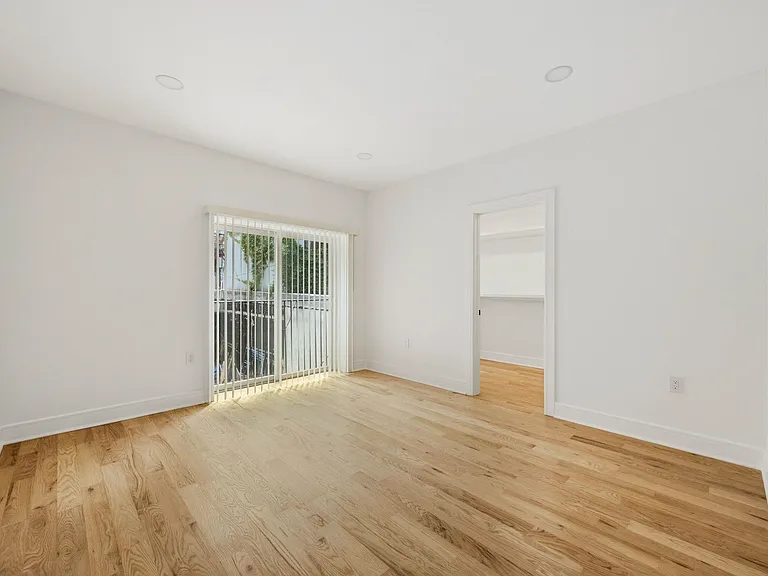 525 Washington St #1 — Photo 5