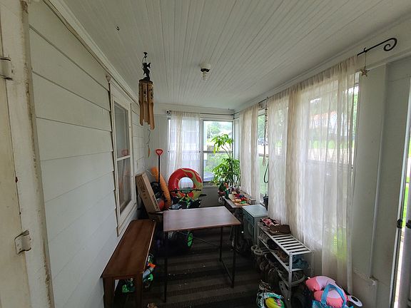 4th image of 513 Crawford Ave