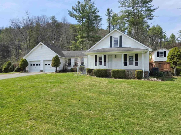 1348 Delhart Rd, Galax, VA 24333