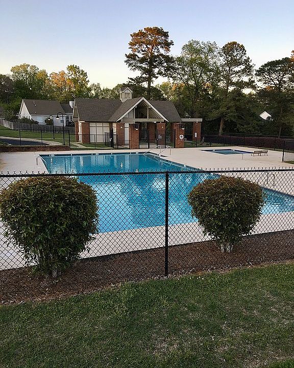 2nd image of 330 Farmhouse Loop