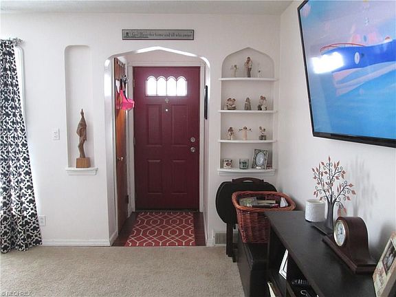 3rd image of 5726 W 46th St