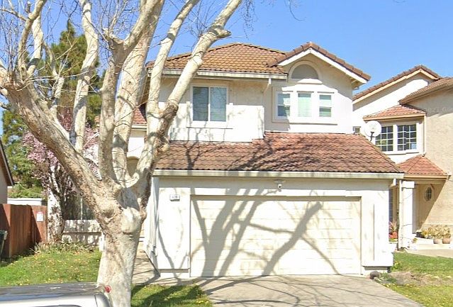 1st image of 906 Anderson Dr