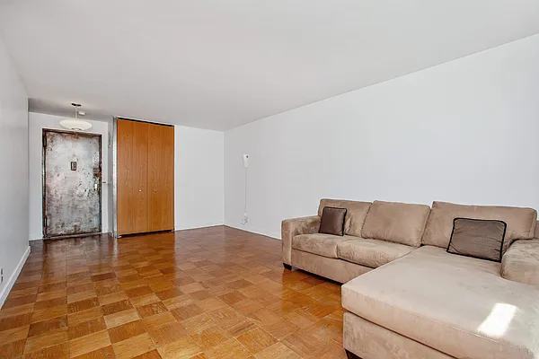 Rented by Nardoni Realty, Inc. | media 2