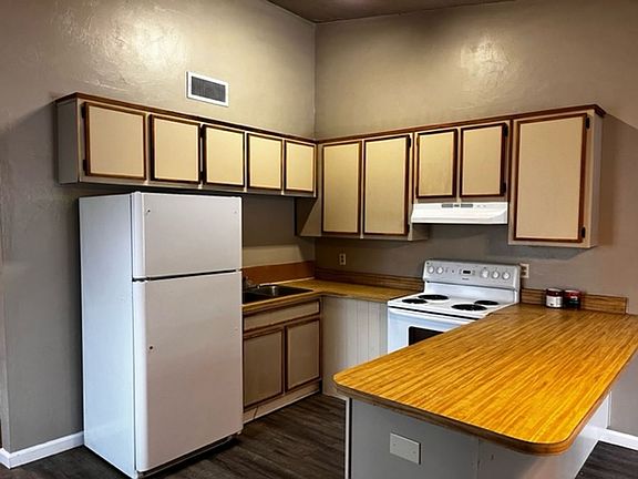 4th image of 2023 Melrose Dr