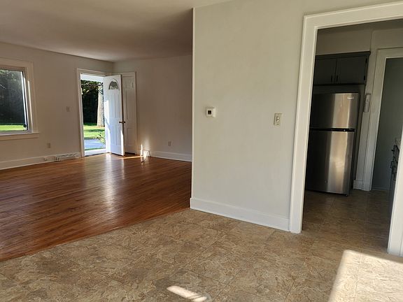 2nd image of 29W258 Warren Ct