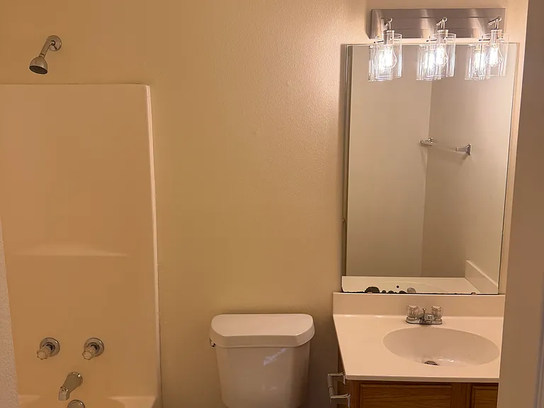 606 Benbrook Ct #606 — Photo 7
