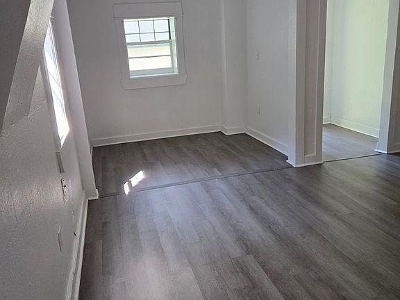 2nd image of 1882 N Jefferson Ave