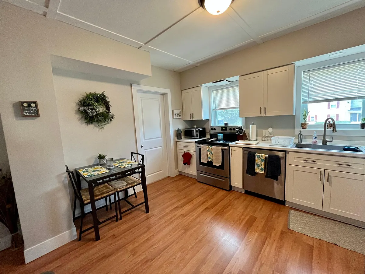 Kitchen - 4 Stevens St
