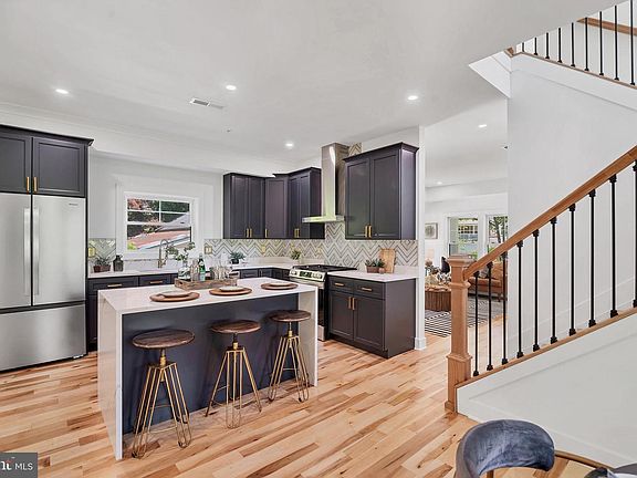 3rd image of 203 Lincoln Ave