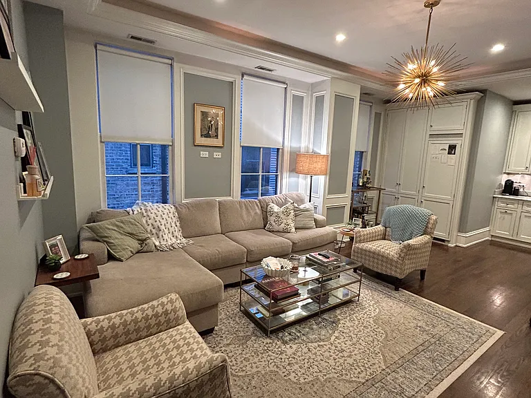 334 W Menomonee St #203 — Photo 2